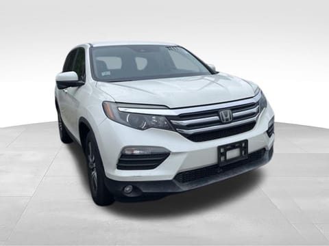 1 image of 2017 Honda Pilot EX