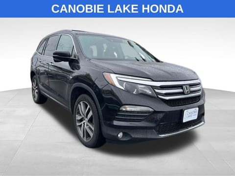 1 image of 2017 Honda Pilot Touring