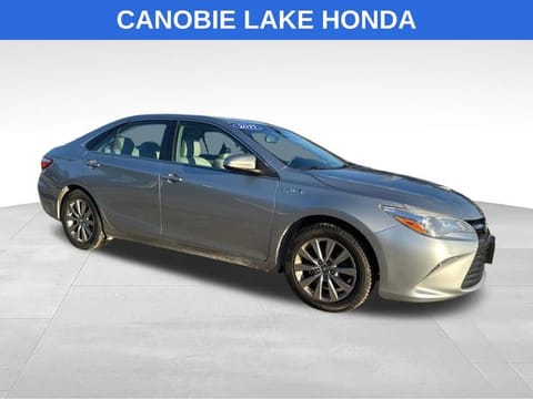 1 image of 2017 Toyota Camry Hybrid XLE