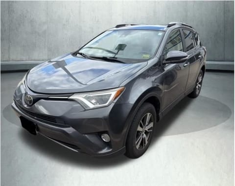 1 image of 2017 Toyota RAV4 XLE