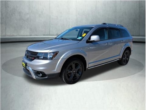1 image of 2018 Dodge Journey Crossroad