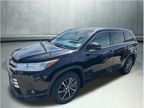1 image of 2018 Toyota Highlander XLE