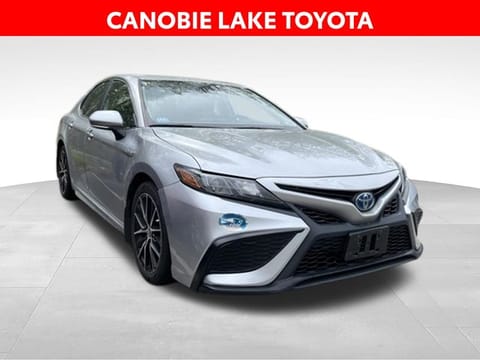 1 image of 2021 Toyota Camry Hybrid SE Hybrid