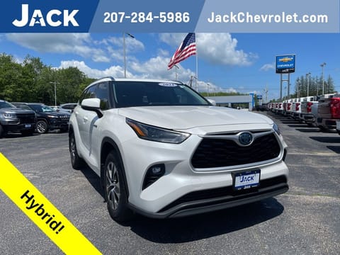 1 image of 2021 Toyota Highlander Hybrid XLE