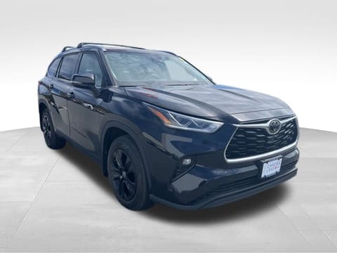1 image of 2021 Toyota Highlander Limited
