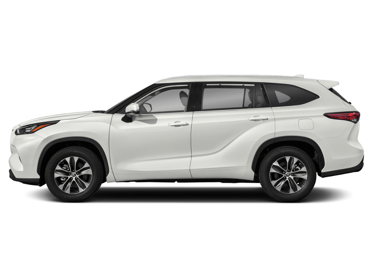 2 thumbnail image of  2021 Toyota Highlander XLE