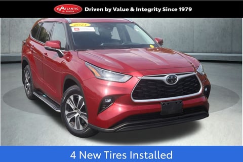 1 image of 2021 Toyota Highlander XLE