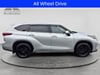 2 thumbnail image of  2021 Toyota Highlander XLE