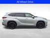2 thumbnail image of  2021 Toyota Highlander XLE