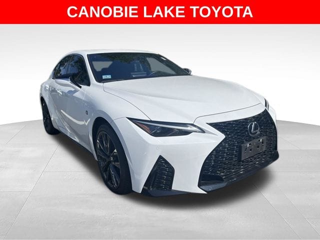 2022 Lexus IS