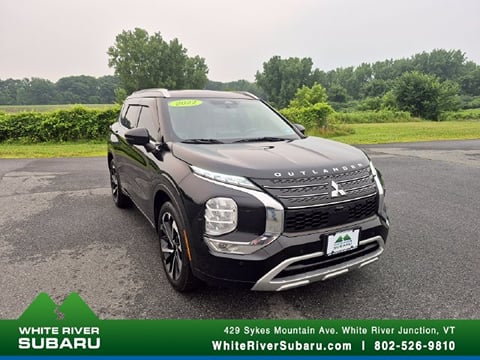 1 image of 2022 Mitsubishi Outlander SEL