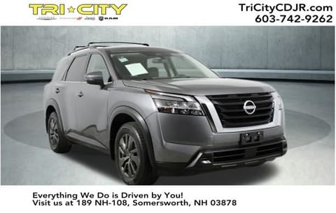 1 image of 2022 Nissan Pathfinder SV