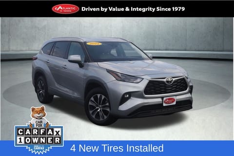 1 image of 2022 Toyota Highlander XLE