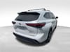 6 thumbnail image of  2022 Toyota Highlander XLE