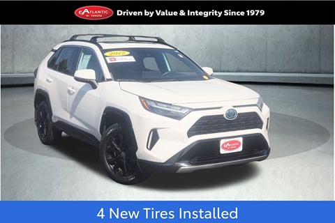 1 image of 2022 Toyota RAV4 Hybrid SE
