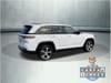 6 thumbnail image of  2023 Jeep Grand Cherokee Limited