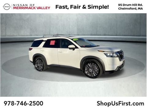 1 image of 2023 Nissan Pathfinder SL