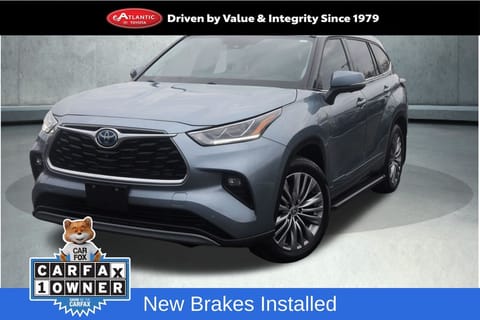 1 image of 2023 Toyota Highlander Hybrid Platinum