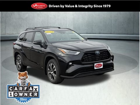 1 image of 2023 Toyota Highlander Hybrid XLE