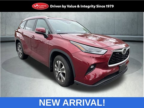 1 image of 2023 Toyota Highlander XLE