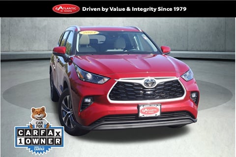 1 image of 2023 Toyota Highlander XLE
