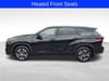 6 thumbnail image of  2023 Toyota Highlander XLE