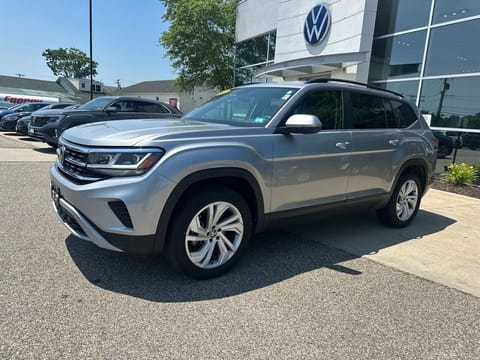 1 image of 2023 Volkswagen Atlas 2.0T SE w/Technology
