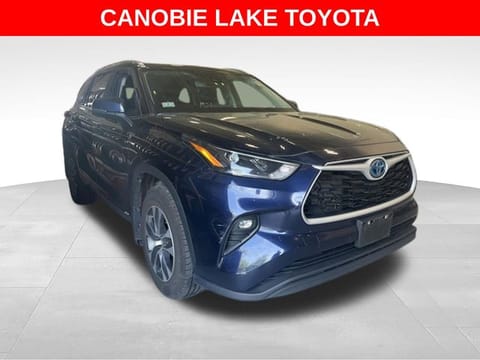 1 image of 2024 Toyota Highlander Hybrid XLE