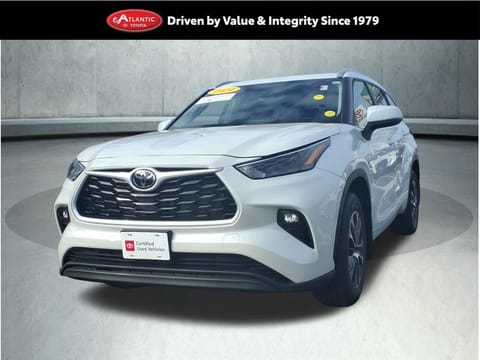 1 image of 2024 Toyota Highlander XLE