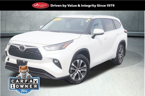1 image of 2024 Toyota Highlander XLE
