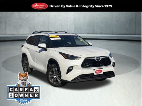 1 image of 2024 Toyota Highlander XLE