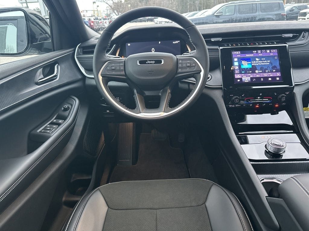 2025 Jeep Grand Cherokee Altitude - Photo 15