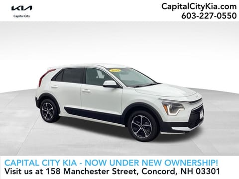 1 image of 2025 Kia Niro LX