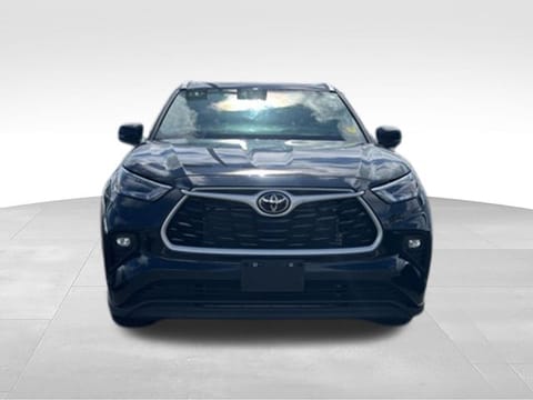 1 image of 2025 Toyota Highlander XLE