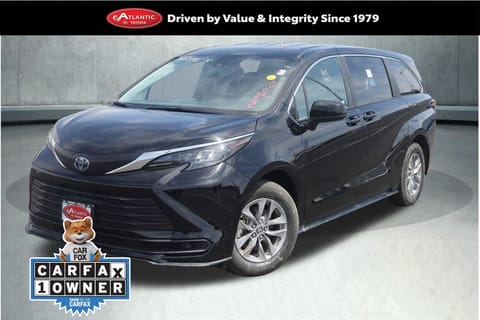 1 image of 2025 Toyota Sienna LE