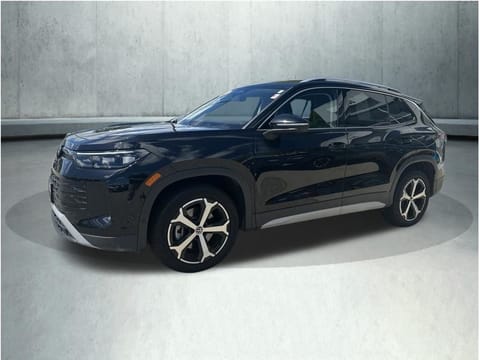 1 image of 2025 Volkswagen Tiguan 2.0T SE