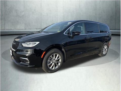 1 image of 2026 Chrysler Pacifica Limited