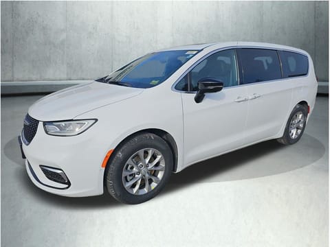 1 image of 2026 Chrysler Pacifica Limited