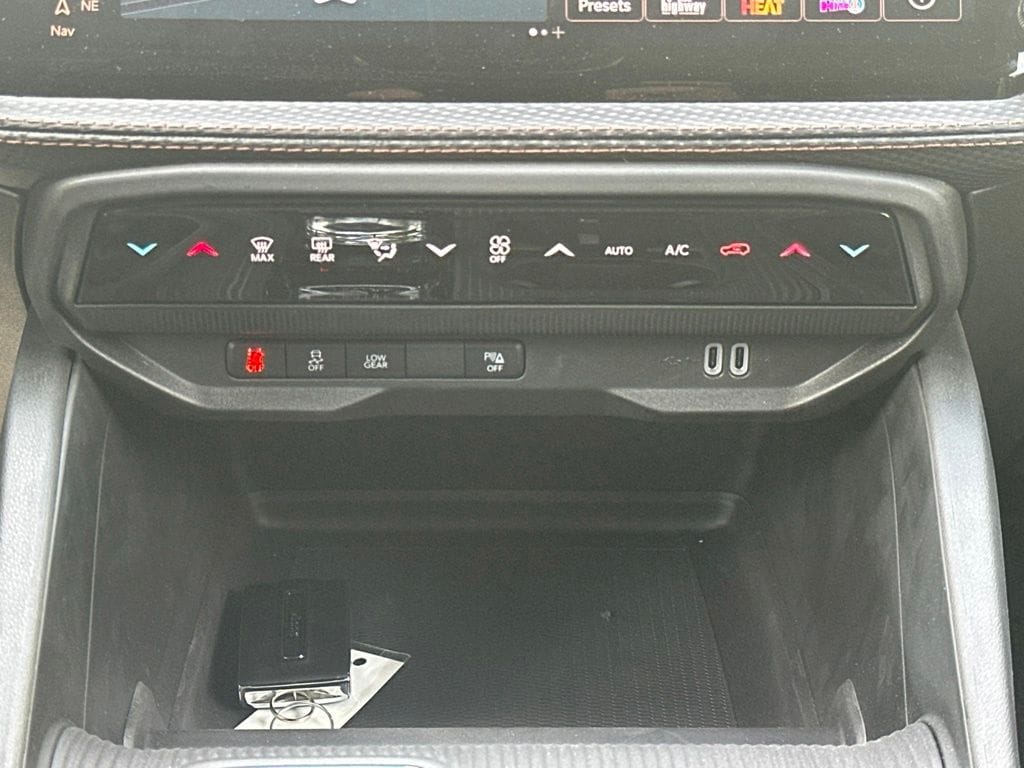 2026 Jeep Cherokee Limited - Photo 18