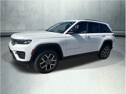 1 image of 2027 Jeep Grand Cherokee Laredo X
