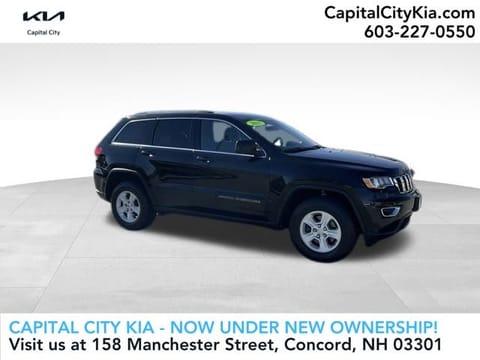 1 image of 2017 Jeep Grand Cherokee Laredo