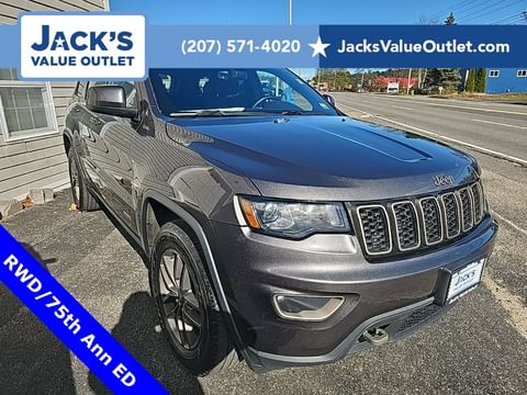 1 image of 2017 Jeep Grand Cherokee Laredo