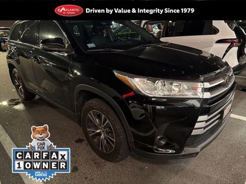 1 image of 2019 Toyota Highlander LE