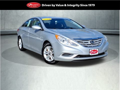 1 image of 2013 Hyundai Sonata GLS