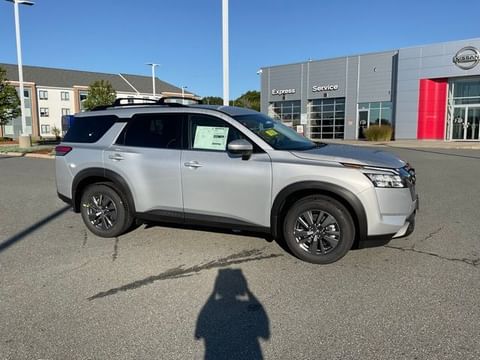 1 image of 2025 Nissan Pathfinder SV