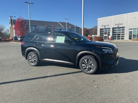 1 image of 2025 Nissan Pathfinder SV