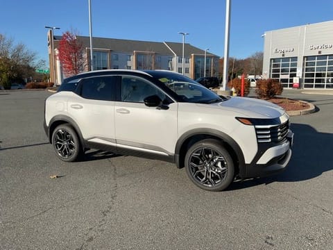 1 image of 2026 Nissan Kicks SR