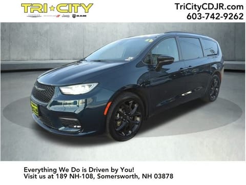 1 image of 2025 Chrysler Pacifica Limited