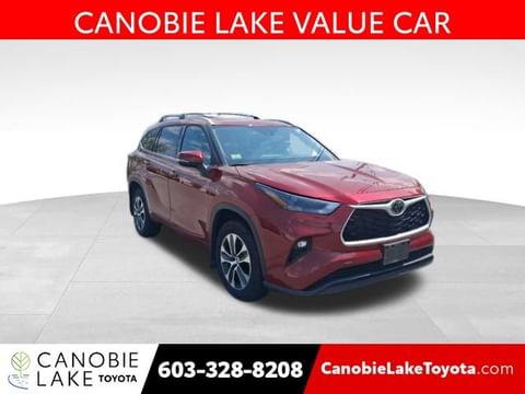 1 image of 2022 Toyota Highlander XLE