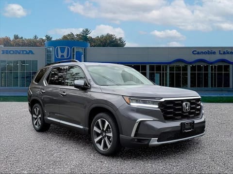 1 image of 2025 Honda Pilot Touring